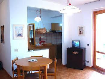 Residence L'uliveto Gioiosa Marea Exterior foto